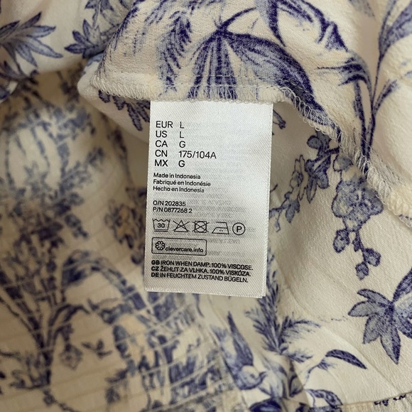 H&M Ruffled Short Sleeve Floral Blouse - Picture 5 of 5